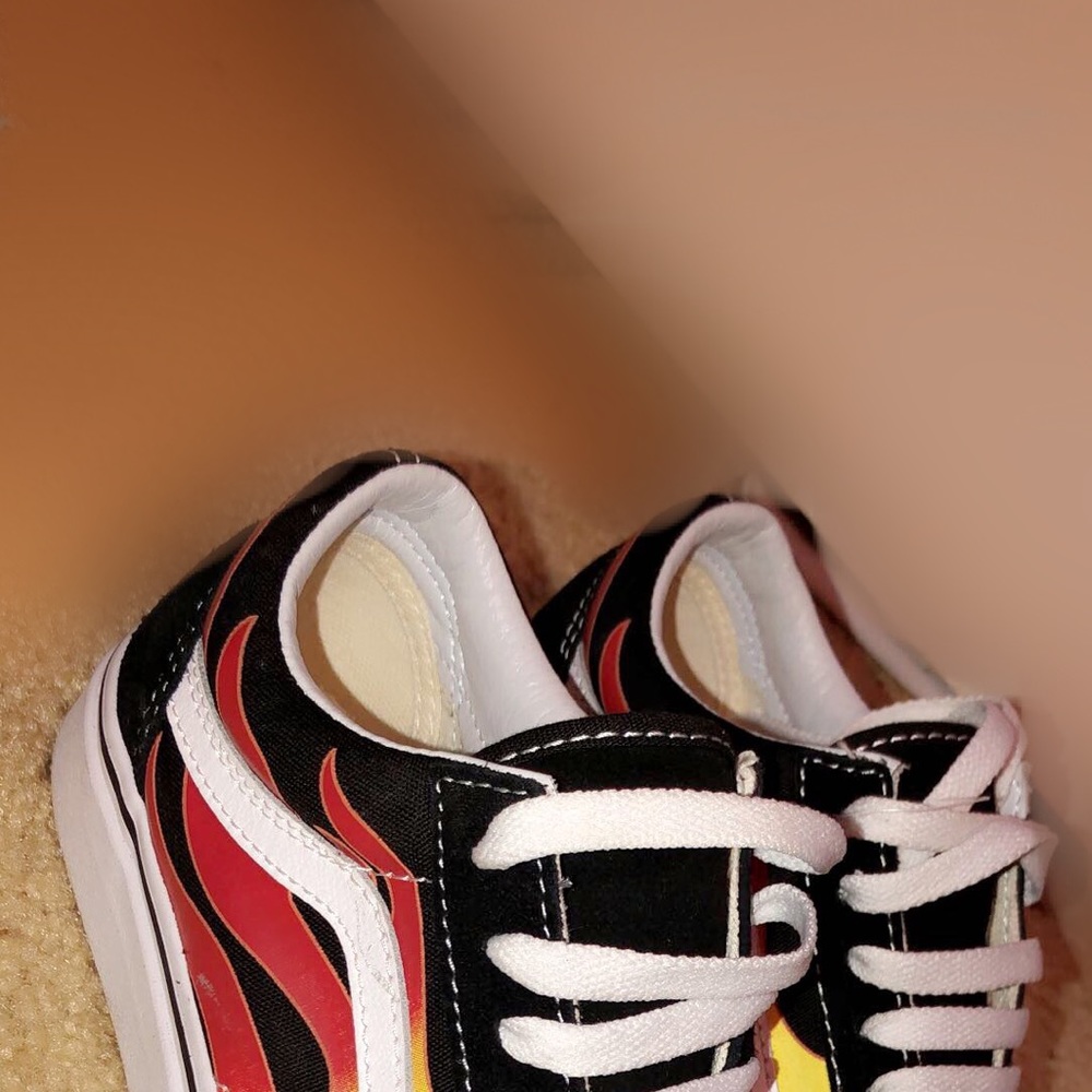 Vans Old Skool Flame(WORN ONCE)EXCELLENT CONDITION - Picture 1 of 3
